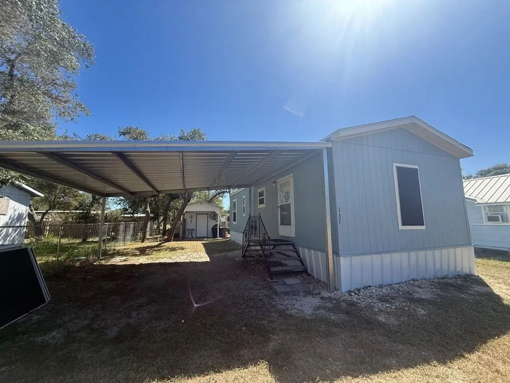 137 Lantana Drive Rockport, TX 78382