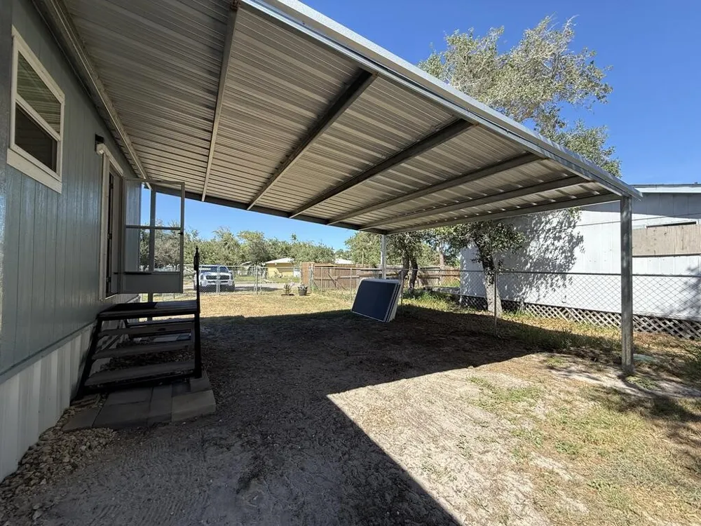 137 Lantana Drive Rockport, TX 78382