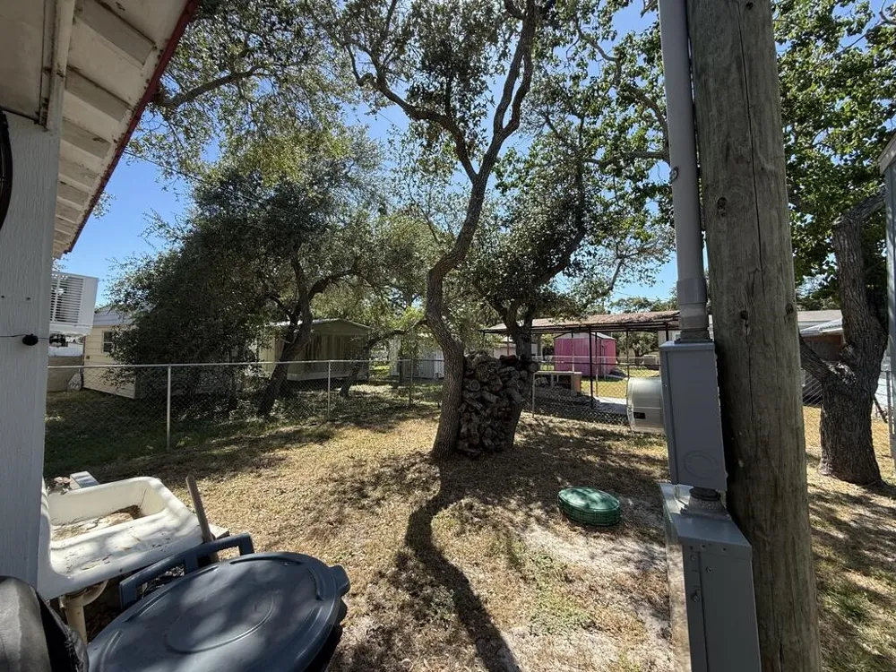 137 Lantana Drive Rockport, TX 78382