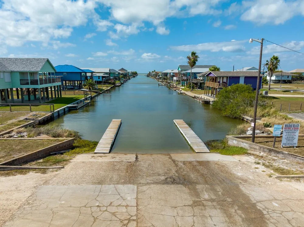 137 Lantana Drive Rockport, TX 78382