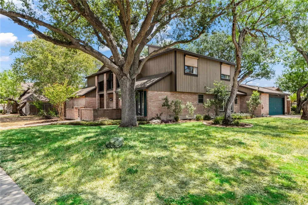 6202 Lost Creek Drive Corpus Christi, TX 78413