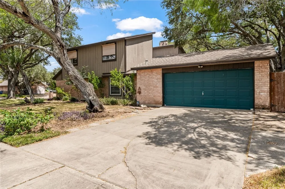 6202 Lost Creek Drive Corpus Christi, TX 78413