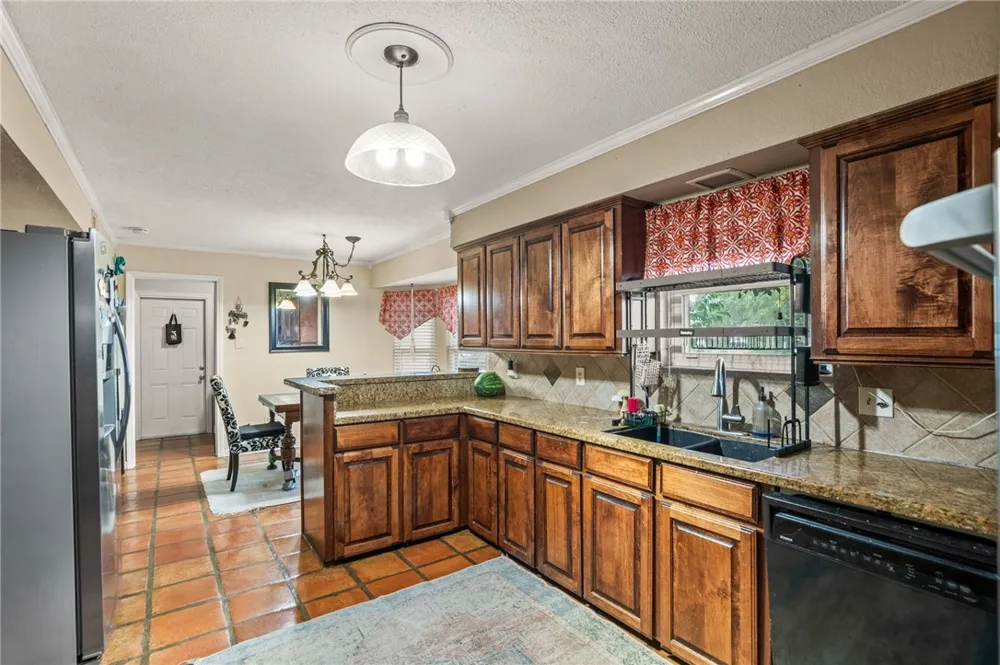 6202 Lost Creek Drive Corpus Christi, TX 78413