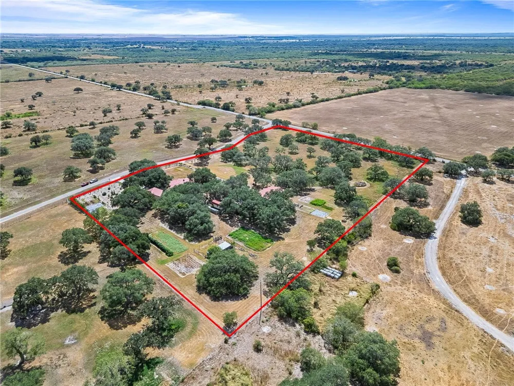555 Silver Creek Sinton, TX 78387