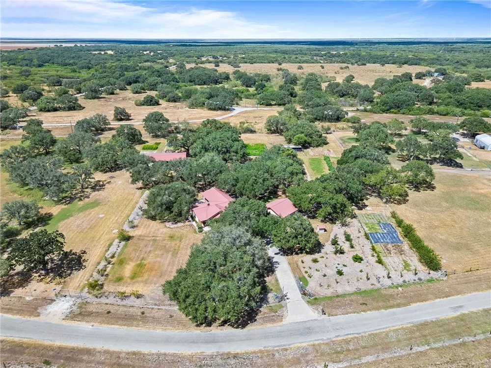 555 Silver Creek Sinton, TX 78387