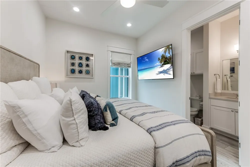 709 Sunrise Avenue Port Aransas, TX 78373