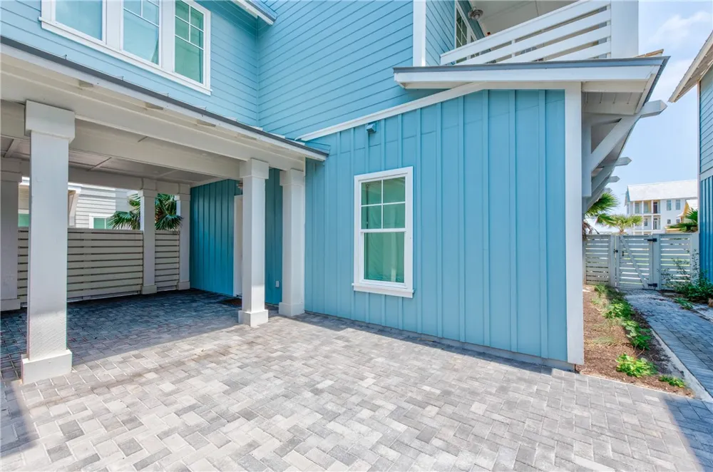 709 Sunrise Avenue Port Aransas, TX 78373