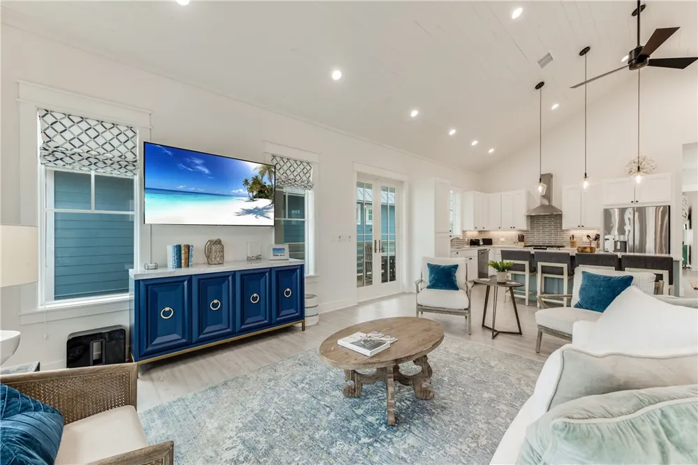 709 Sunrise Avenue Port Aransas, TX 78373