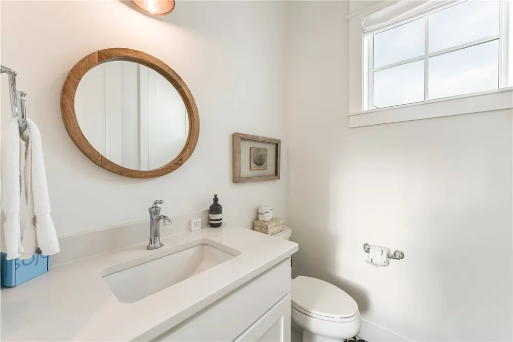 709 Sunrise Avenue Port Aransas, TX 78373