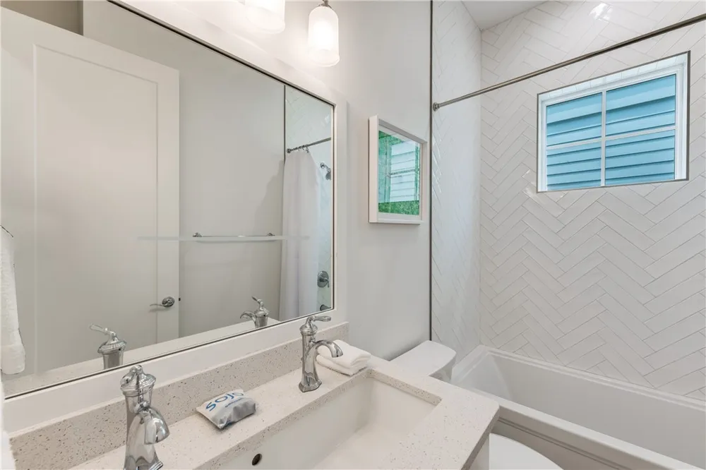 709 Sunrise Avenue Port Aransas, TX 78373