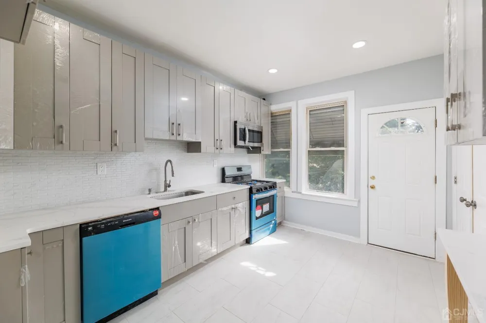 117 Emerson Street #2 Carteret, NJ 07008
