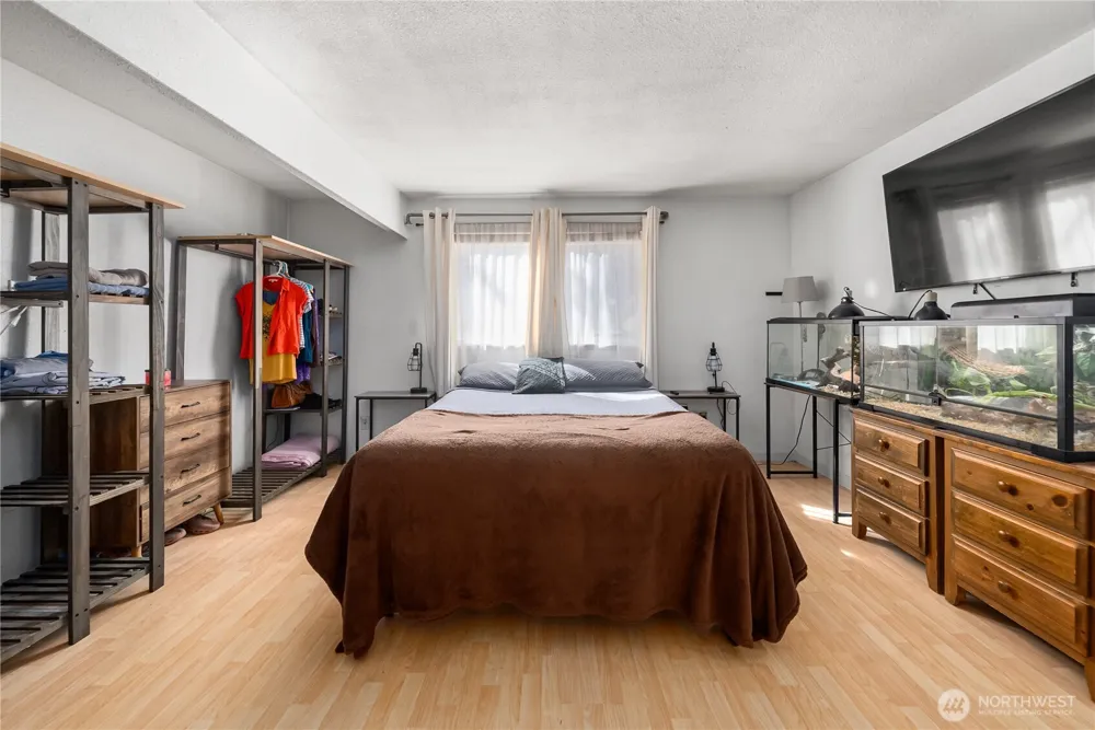 32304 4th Place S #R1 Federal Way, WA 98003