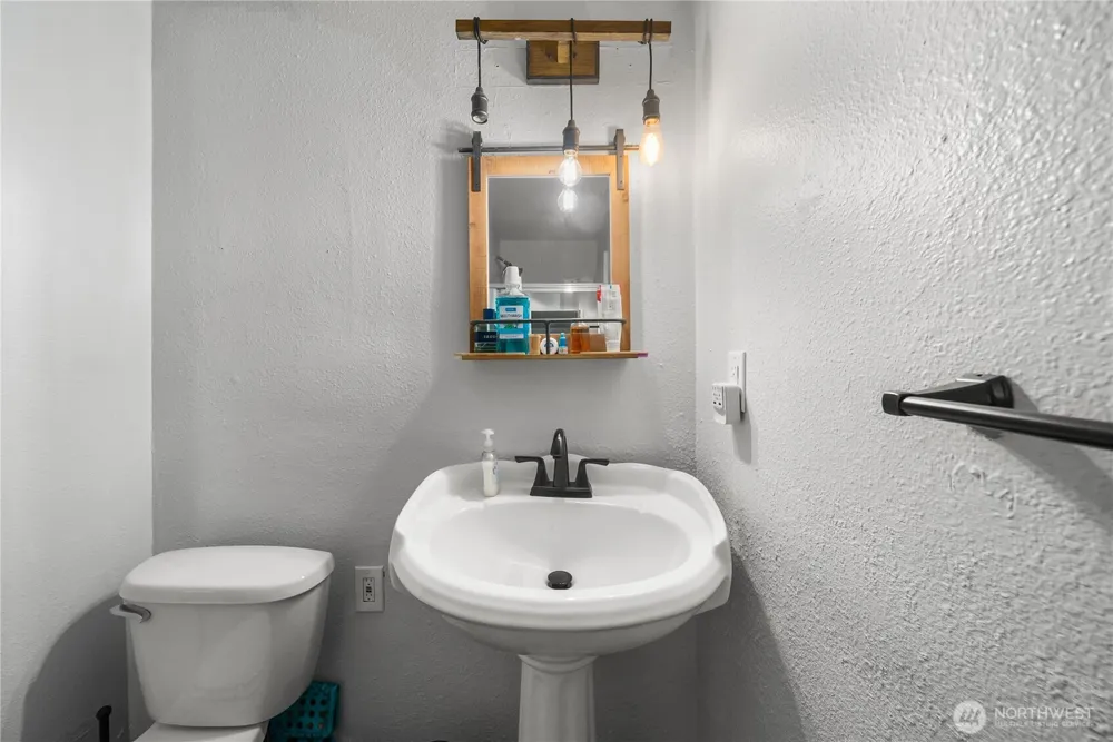 32304 4th Place S #R1 Federal Way, WA 98003