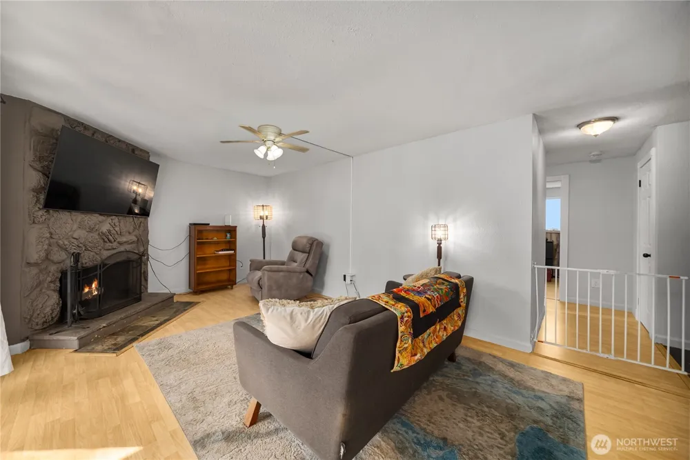 32304 4th Place S #R1 Federal Way, WA 98003