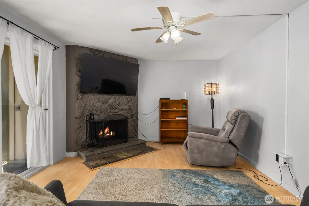 32304 4th Place S #R1 Federal Way, WA 98003