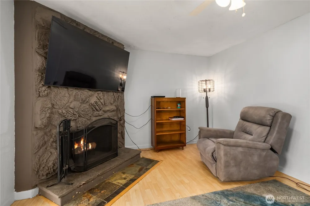32304 4th Place S #R1 Federal Way, WA 98003