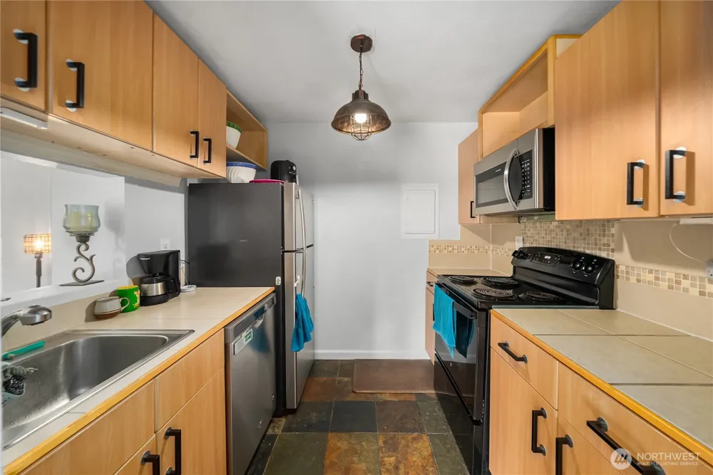 32304 4th Place S #R1 Federal Way, WA 98003