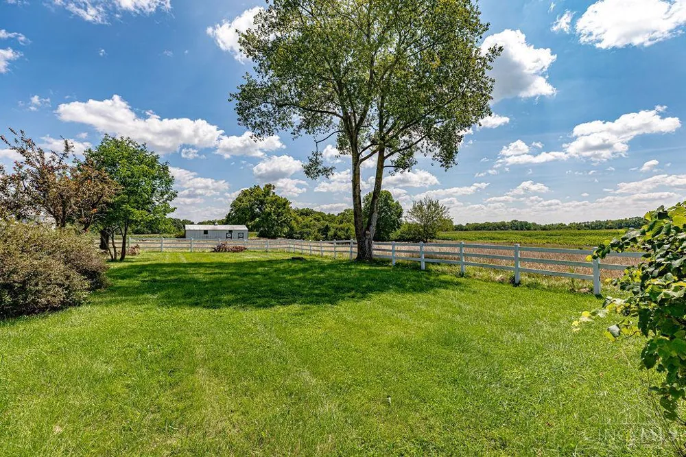 1290 St Rt 725 Somers, OH 45311