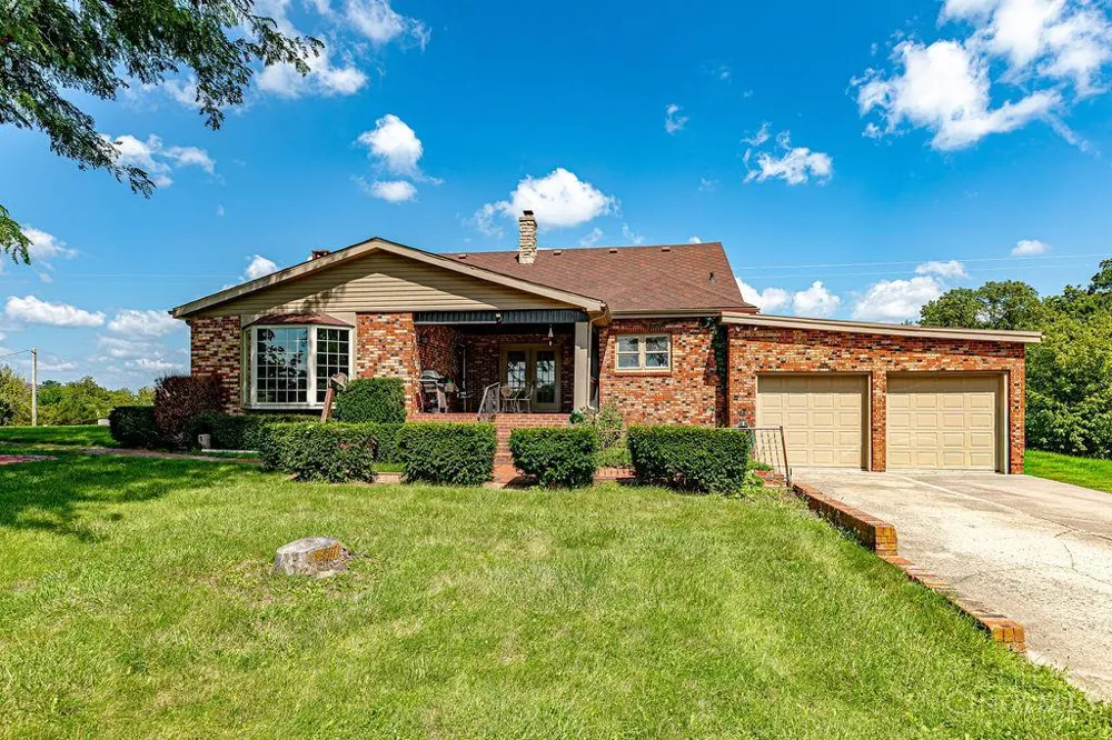 1290 St Rt 725 Somers, OH 45311