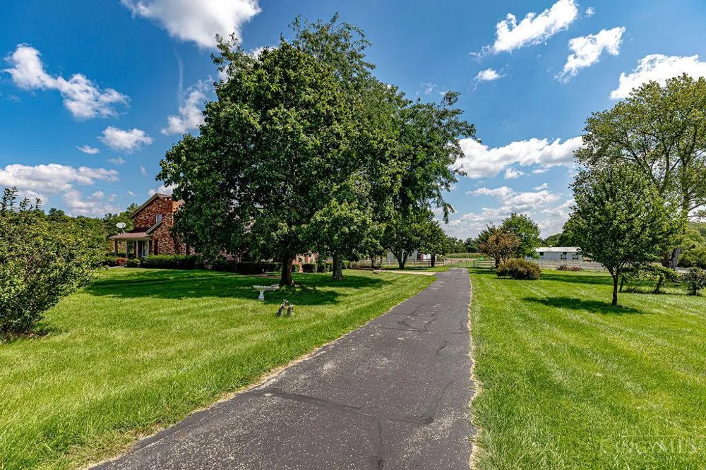 1290 St Rt 725 Somers, OH 45311