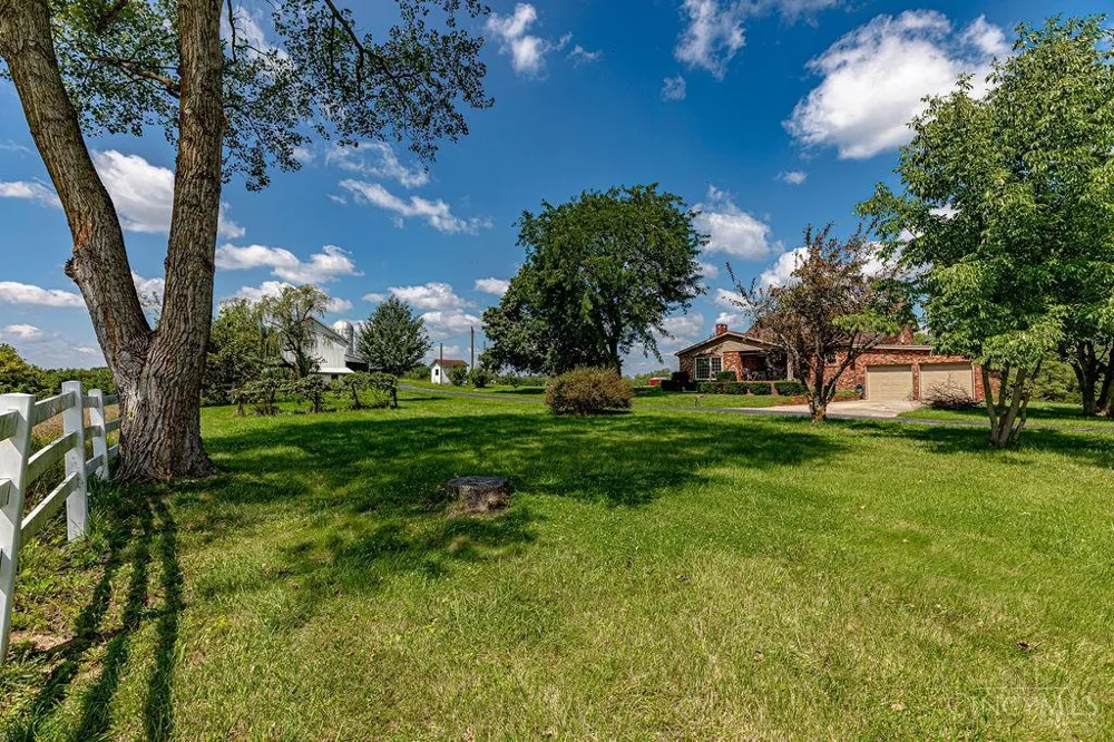 1290 St Rt 725 Somers, OH 45311