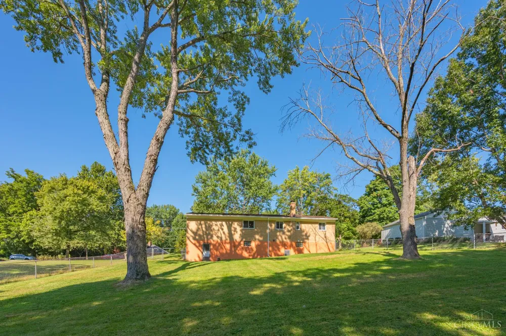 6714 Devonwood Drive North College Hill, OH 45224