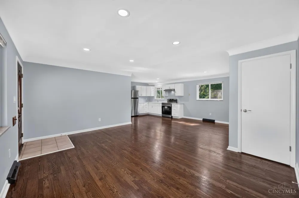 6714 Devonwood Drive North College Hill, OH 45224