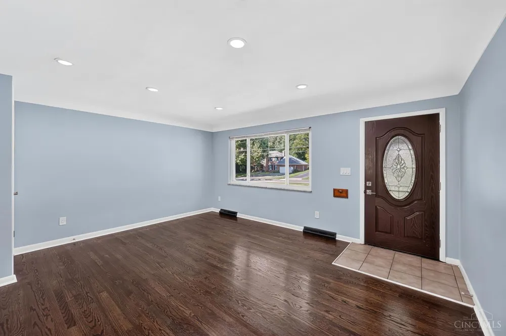 6714 Devonwood Drive North College Hill, OH 45224