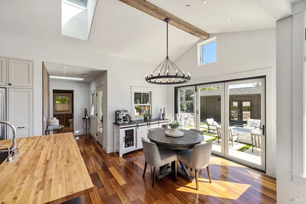 562 Community Hall Lane St. Helena, CA 94574