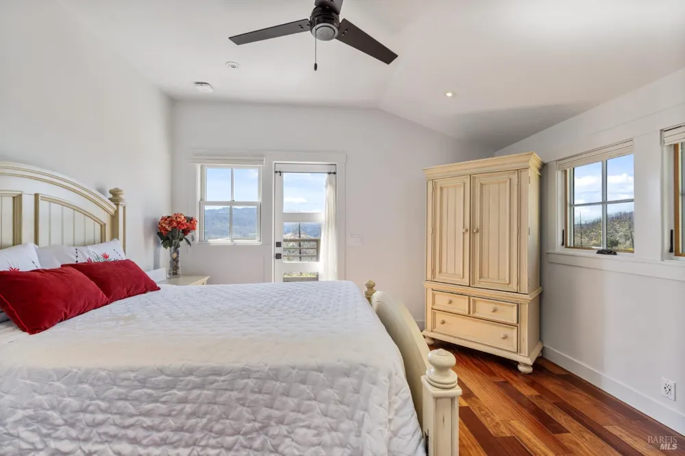562 Community Hall Lane St. Helena, CA 94574