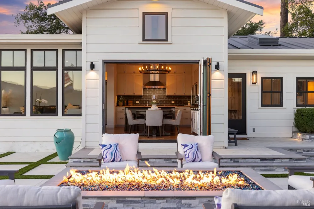 562 Community Hall Lane St. Helena, CA 94574