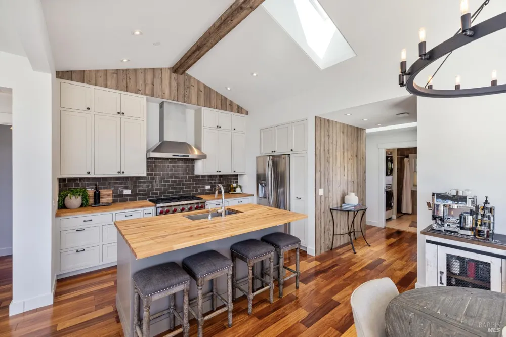 562 Community Hall Lane St. Helena, CA 94574