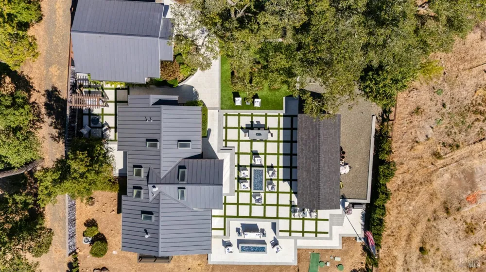 562 Community Hall Lane St. Helena, CA 94574