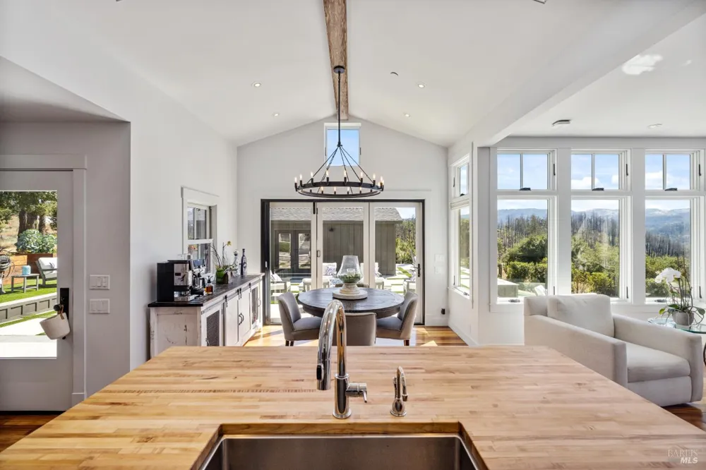 562 Community Hall Lane St. Helena, CA 94574
