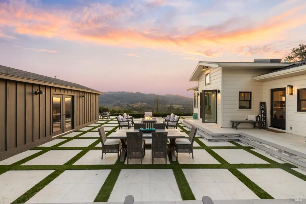 562 Community Hall Lane St. Helena, CA 94574