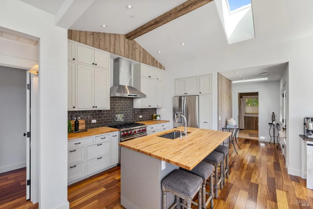 562 Community Hall Lane St. Helena, CA 94574
