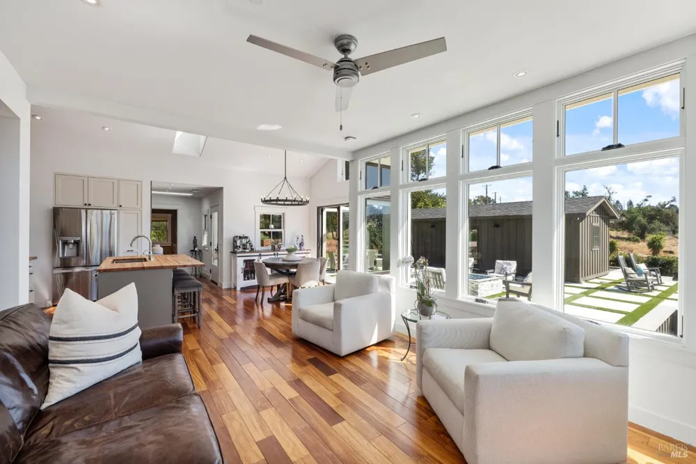 562 Community Hall Lane St. Helena, CA 94574