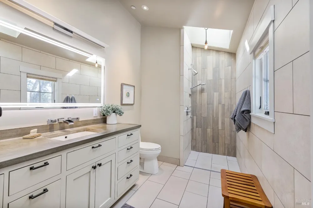 562 Community Hall Lane St. Helena, CA 94574
