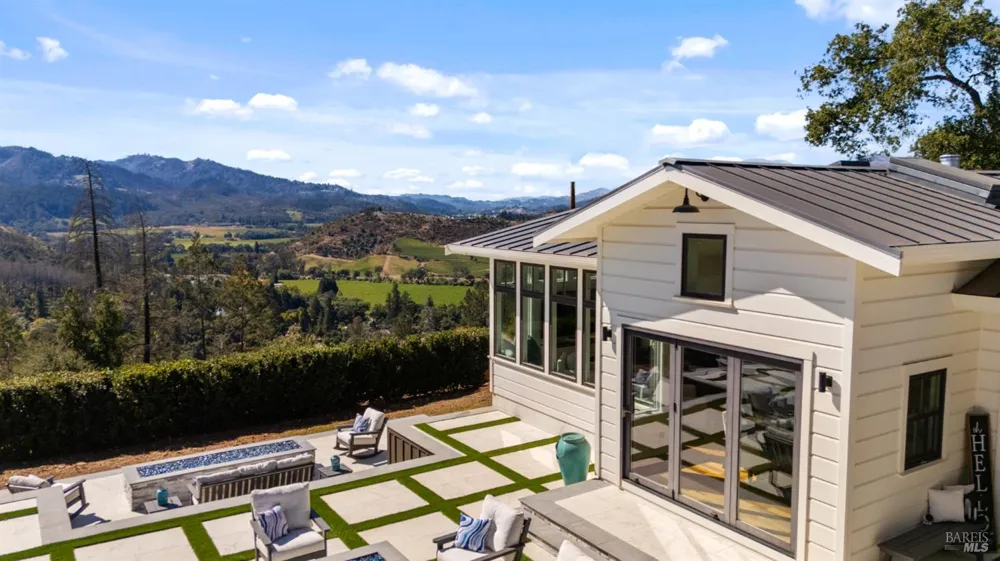 562 Community Hall Lane St. Helena, CA 94574