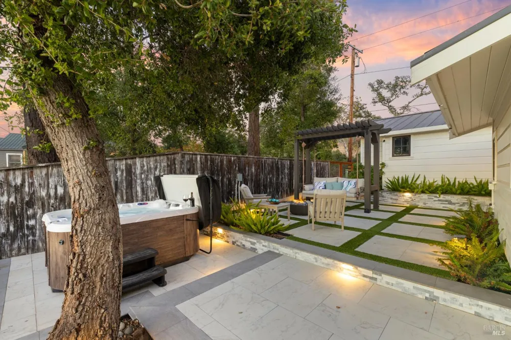 562 Community Hall Lane St. Helena, CA 94574