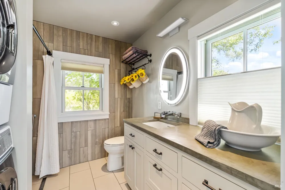 562 Community Hall Lane St. Helena, CA 94574