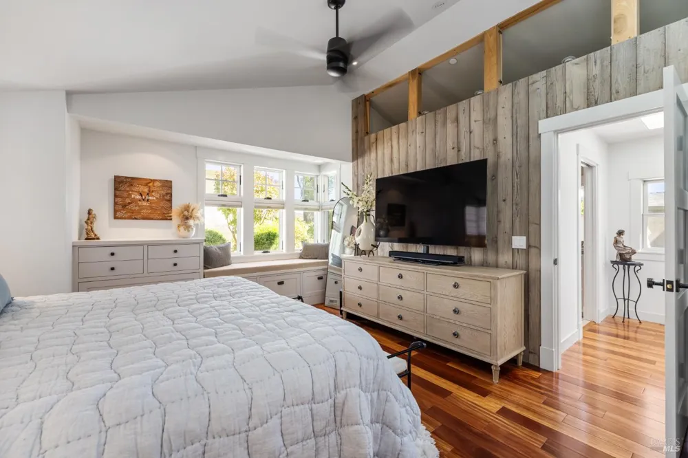 562 Community Hall Lane St. Helena, CA 94574