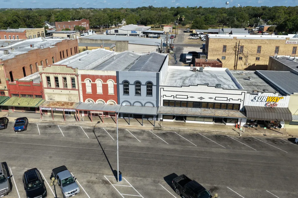 111 E Seventh Street Shiner, TX 77984