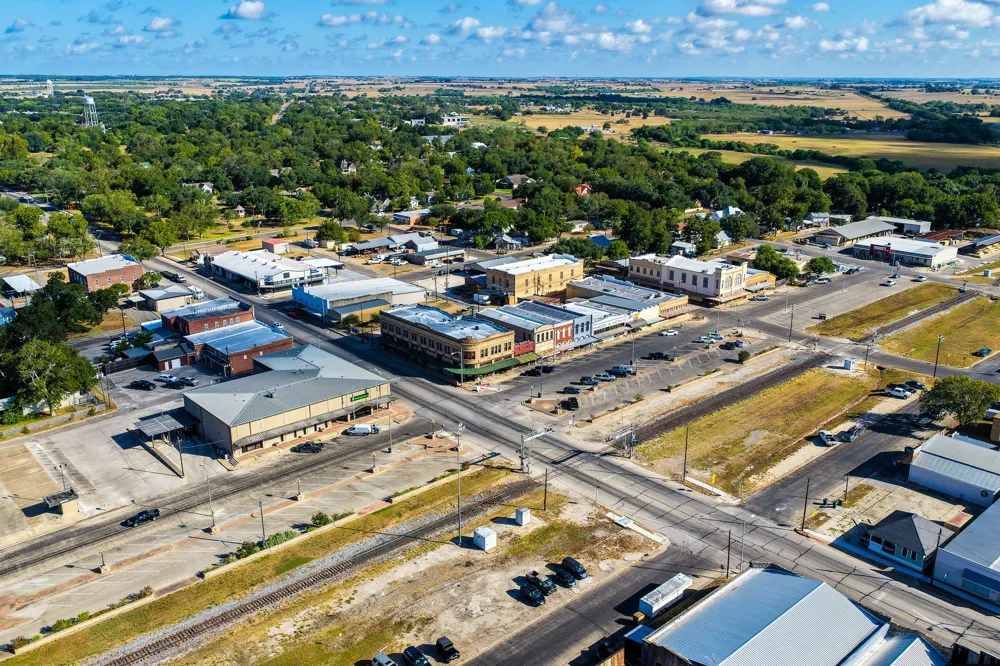 111 E Seventh Street Shiner, TX 77984