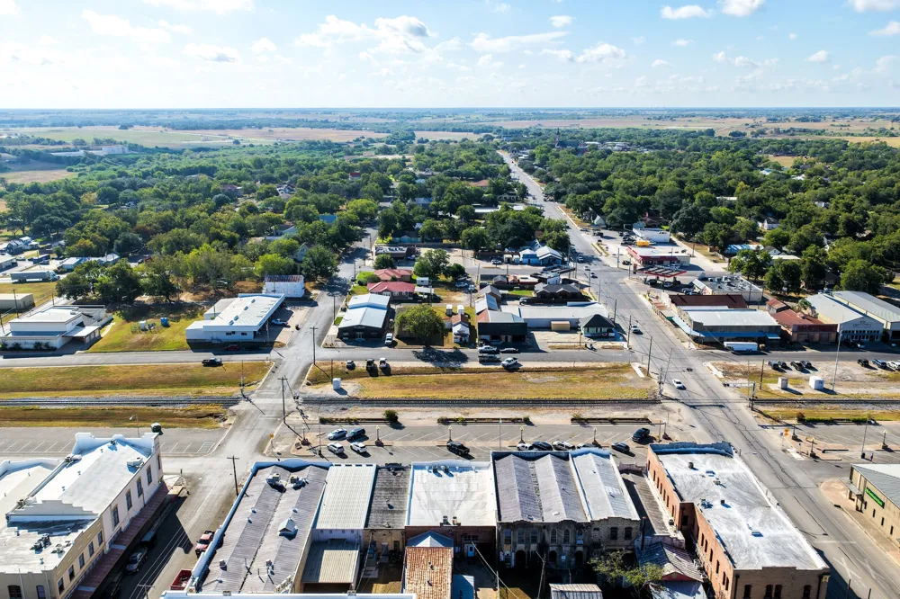 111 E Seventh Street Shiner, TX 77984