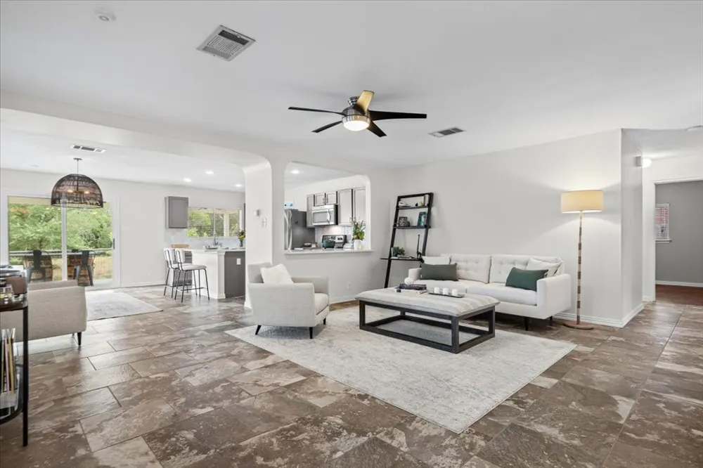 7451 Pusch Ridge Loop Austin, TX 78749