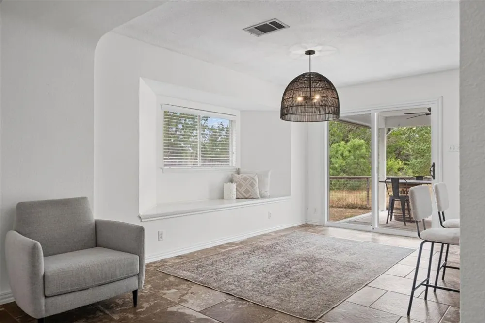 7451 Pusch Ridge Loop Austin, TX 78749