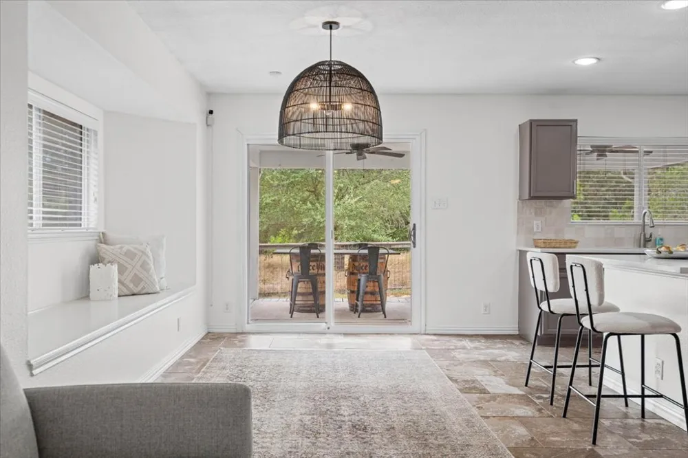 7451 Pusch Ridge Loop Austin, TX 78749