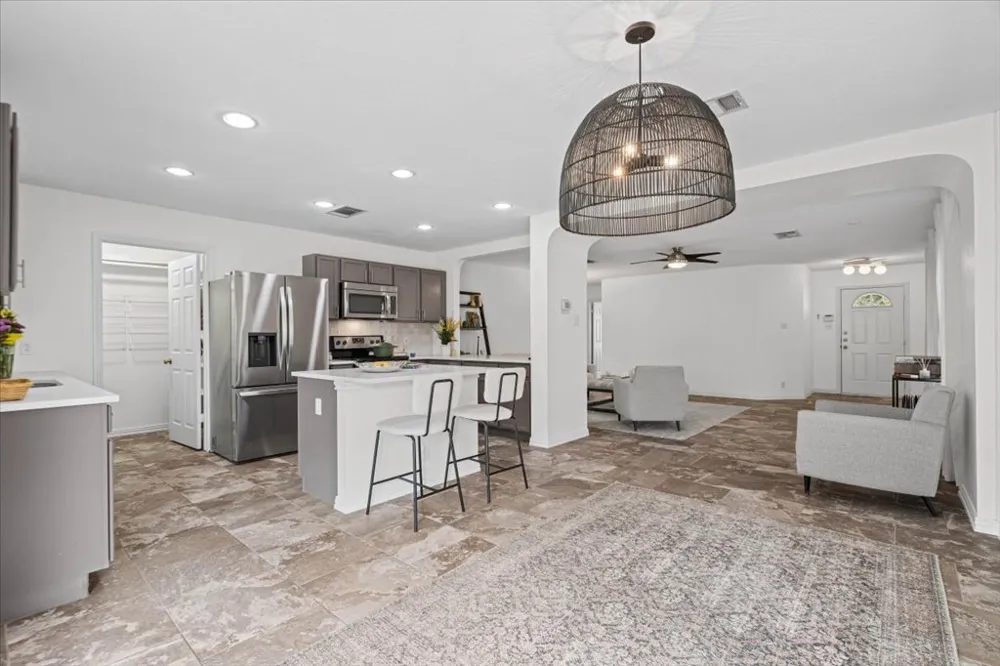 7451 Pusch Ridge Loop Austin, TX 78749