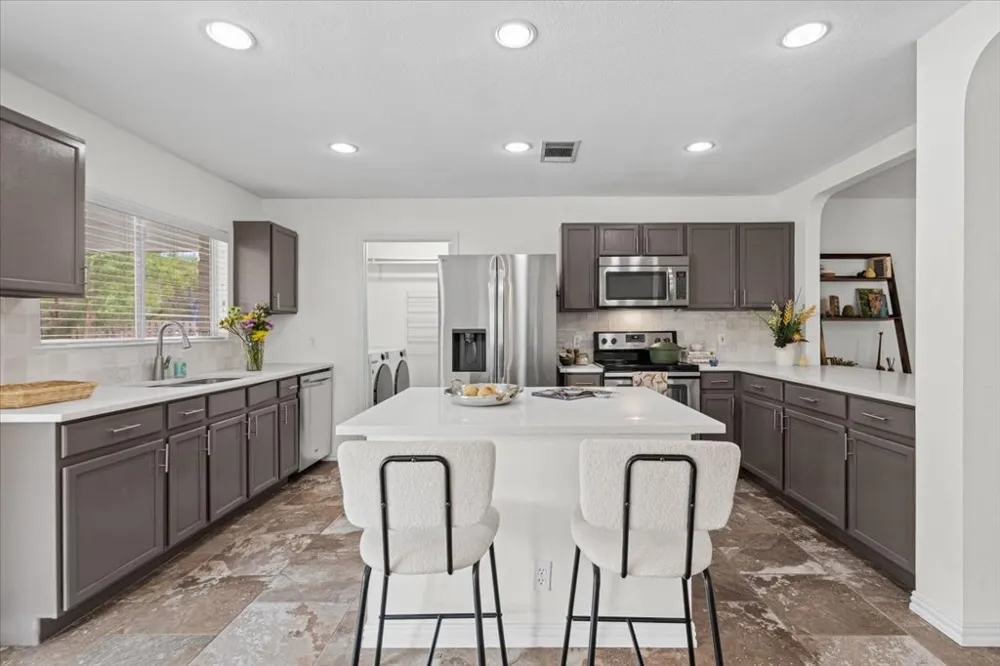 7451 Pusch Ridge Loop Austin, TX 78749
